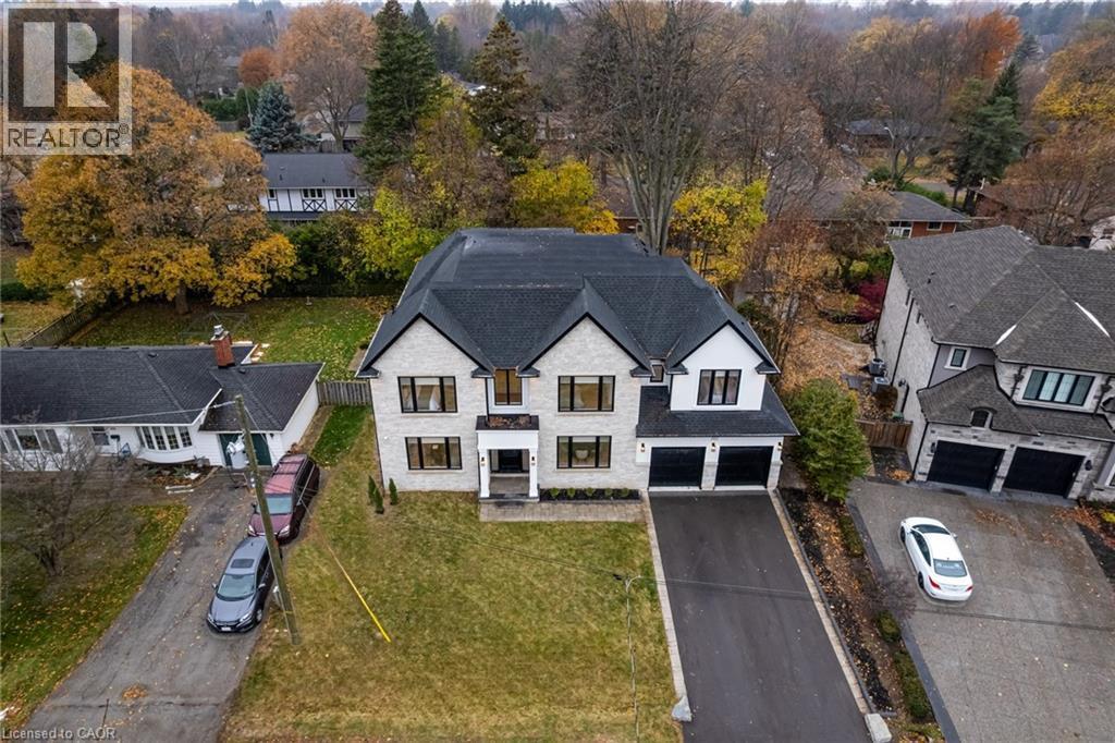 












102 CUMMING Court

,
Ancaster,




Ontario
L9G1V3

