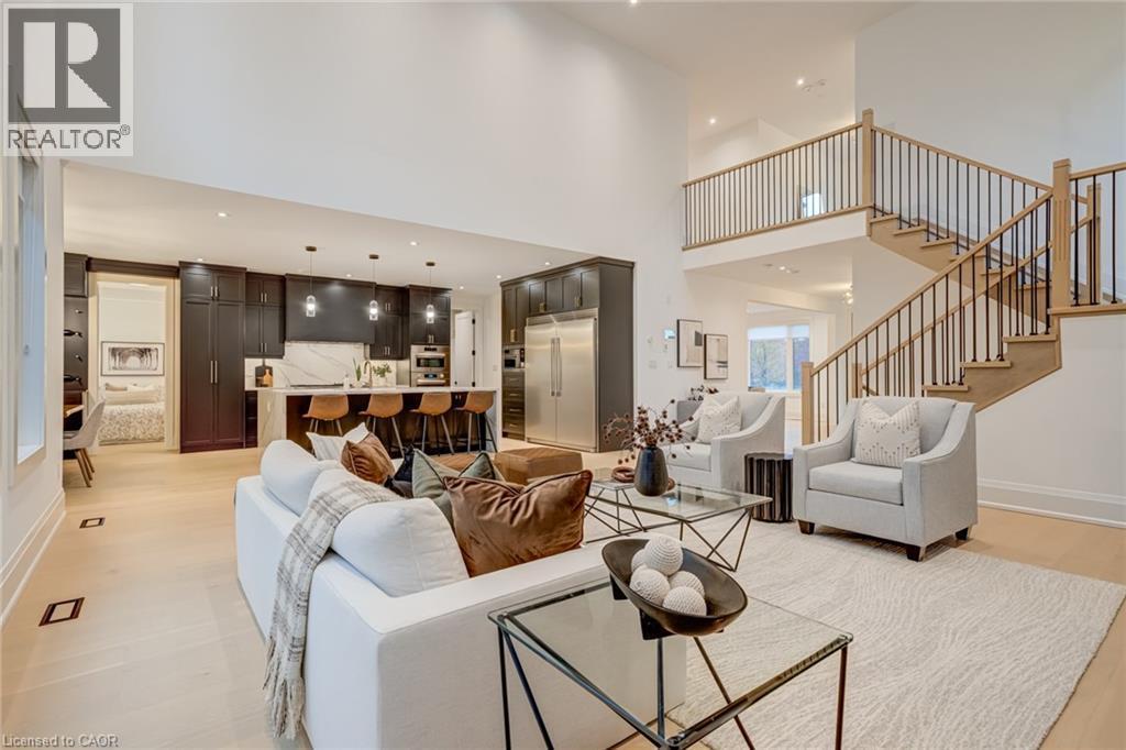 












102 CUMMING Court

,
Ancaster,




Ontario
L9G1V3

