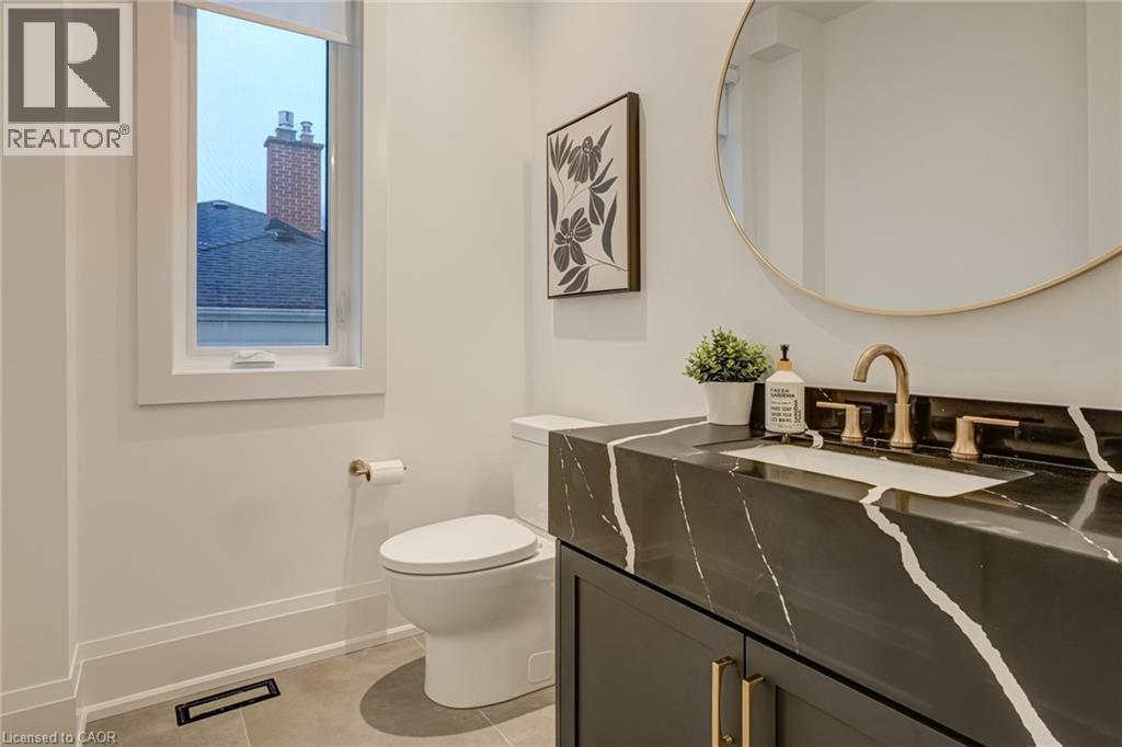 












102 CUMMING Court

,
Ancaster,




Ontario
L9G1V3

