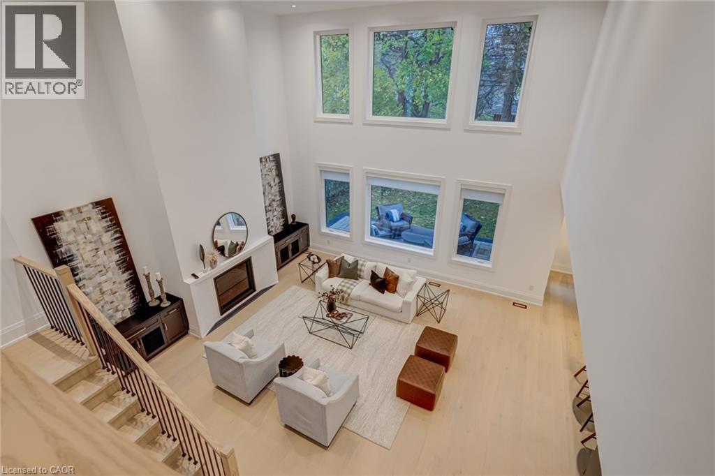 












102 CUMMING Court

,
Ancaster,




Ontario
L9G1V3

