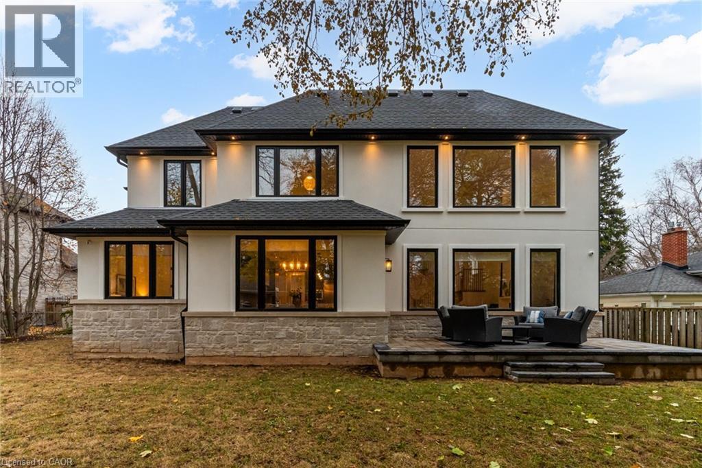 












102 CUMMING Court

,
Ancaster,




Ontario
L9G1V3

