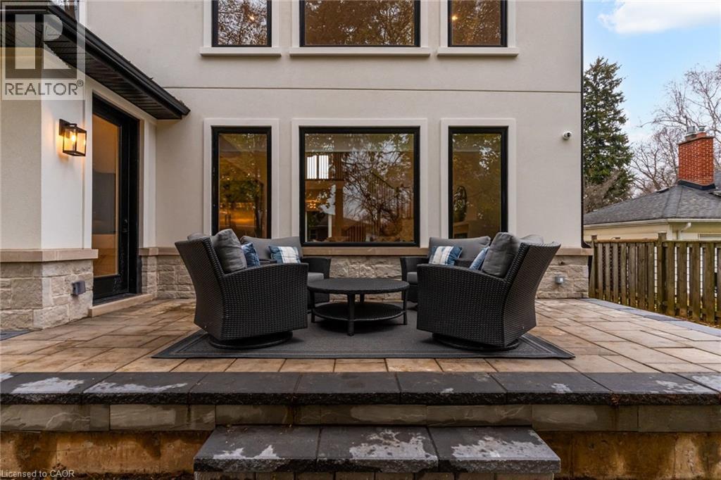 












102 CUMMING Court

,
Ancaster,




Ontario
L9G1V3

