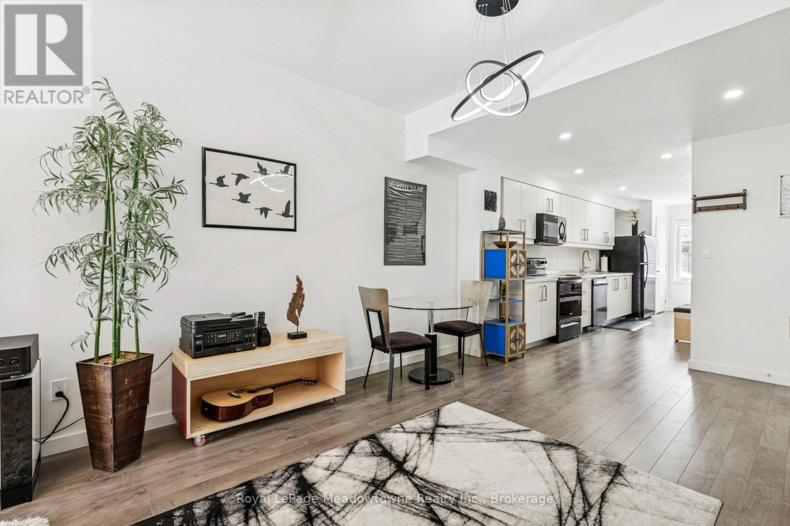 












366 ALBERTA STREET

,
Welland (Lincoln/Crowland),




Ontario
L3B0K5

