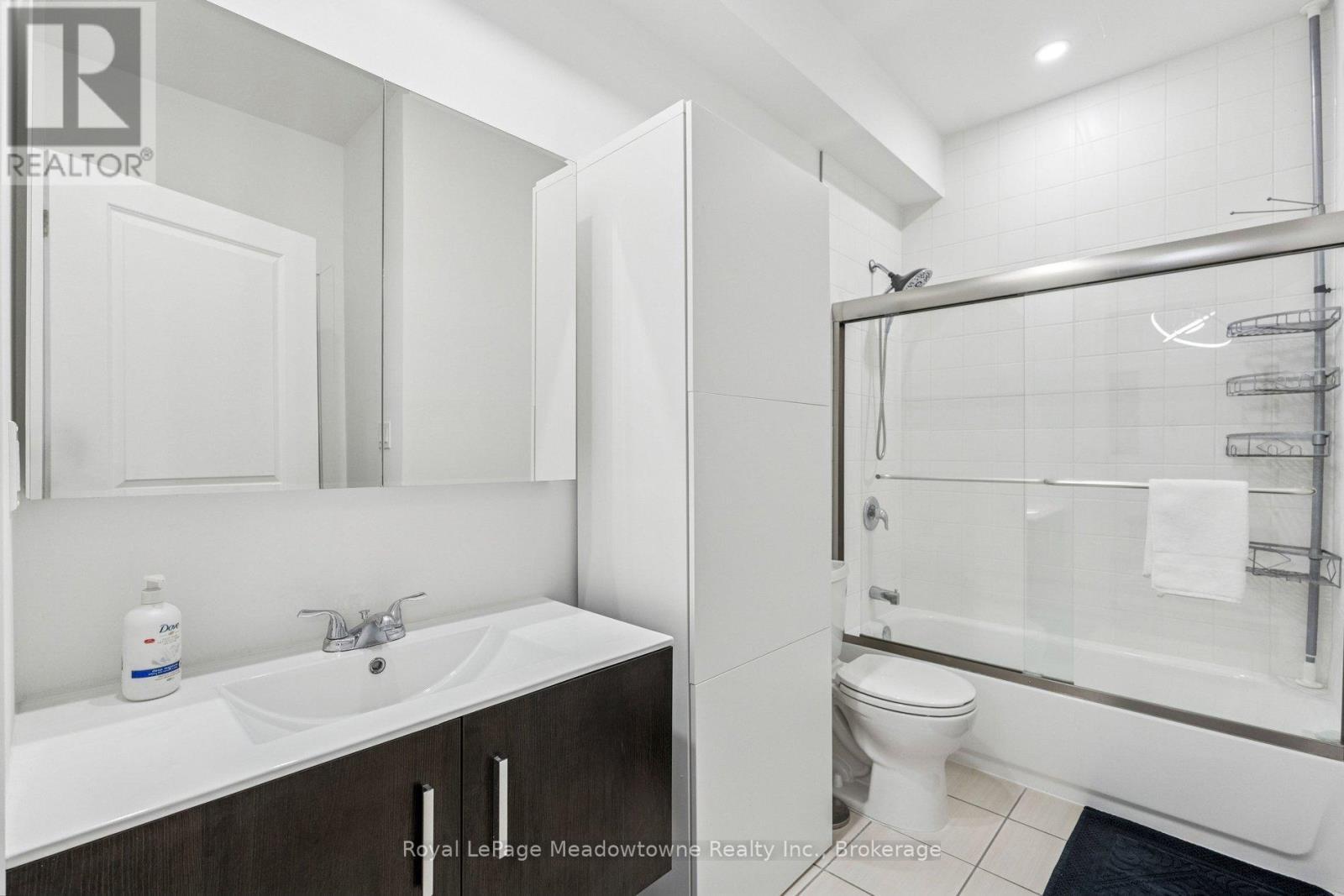 












366 ALBERTA STREET

,
Welland (Lincoln/Crowland),




Ontario
L3B0K5

