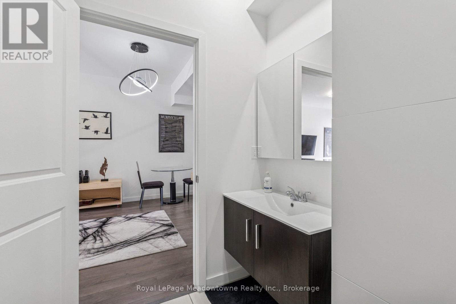 












366 ALBERTA STREET

,
Welland (Lincoln/Crowland),




Ontario
L3B0K5

