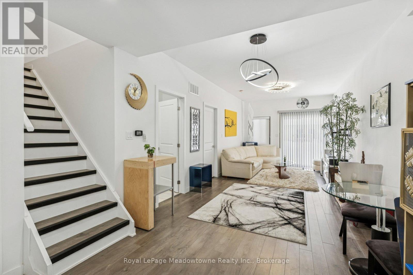 












366 ALBERTA STREET

,
Welland (Lincoln/Crowland),




Ontario
L3B0K5

