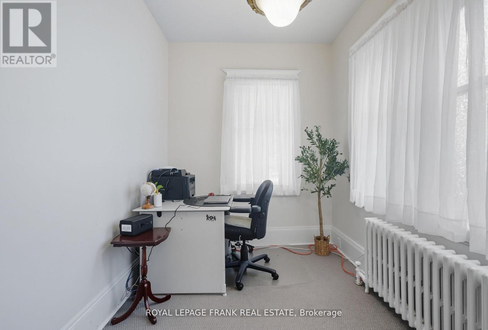 












76 BOND STREET W

,
Kawartha Lakes (Lindsay),




Ontario
K9V3R4

