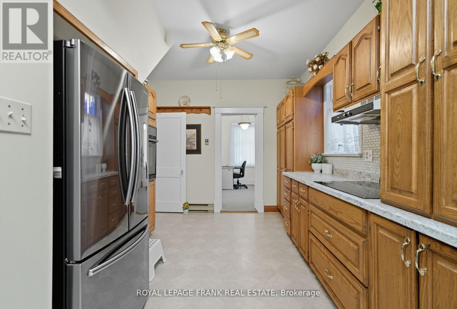 












76 BOND STREET W

,
Kawartha Lakes (Lindsay),




Ontario
K9V3R4

