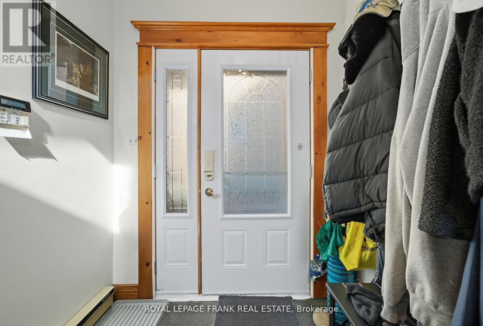 












76 BOND STREET W

,
Kawartha Lakes (Lindsay),




Ontario
K9V3R4

