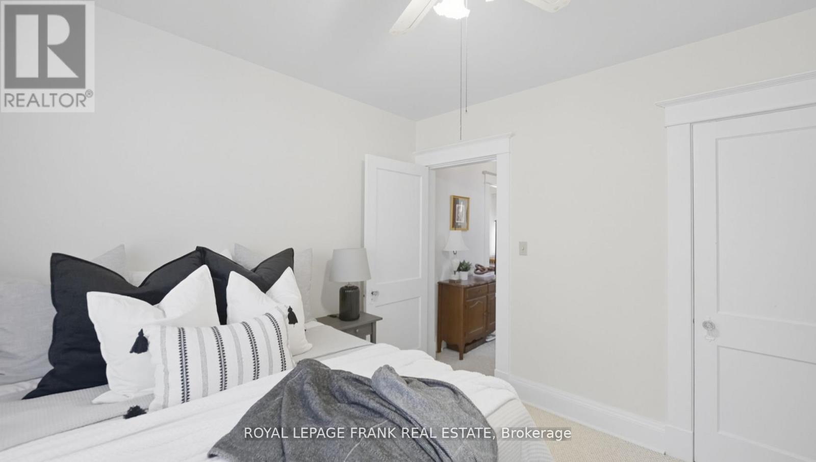 












76 BOND STREET W

,
Kawartha Lakes (Lindsay),




Ontario
K9V3R4

