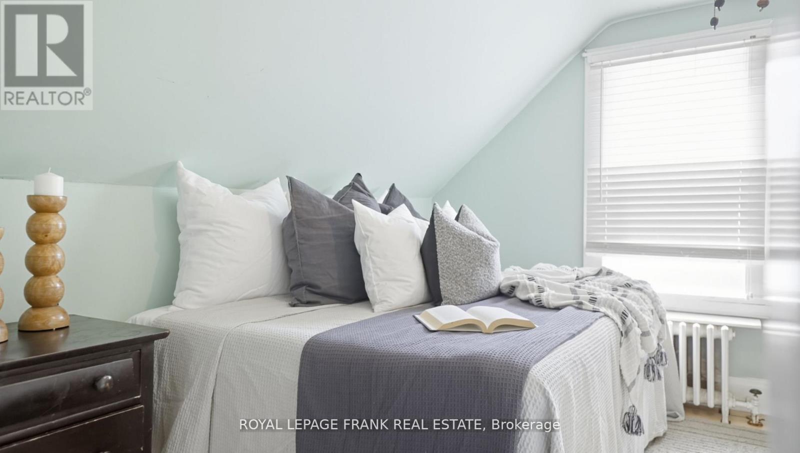 












76 BOND STREET W

,
Kawartha Lakes (Lindsay),




Ontario
K9V3R4

