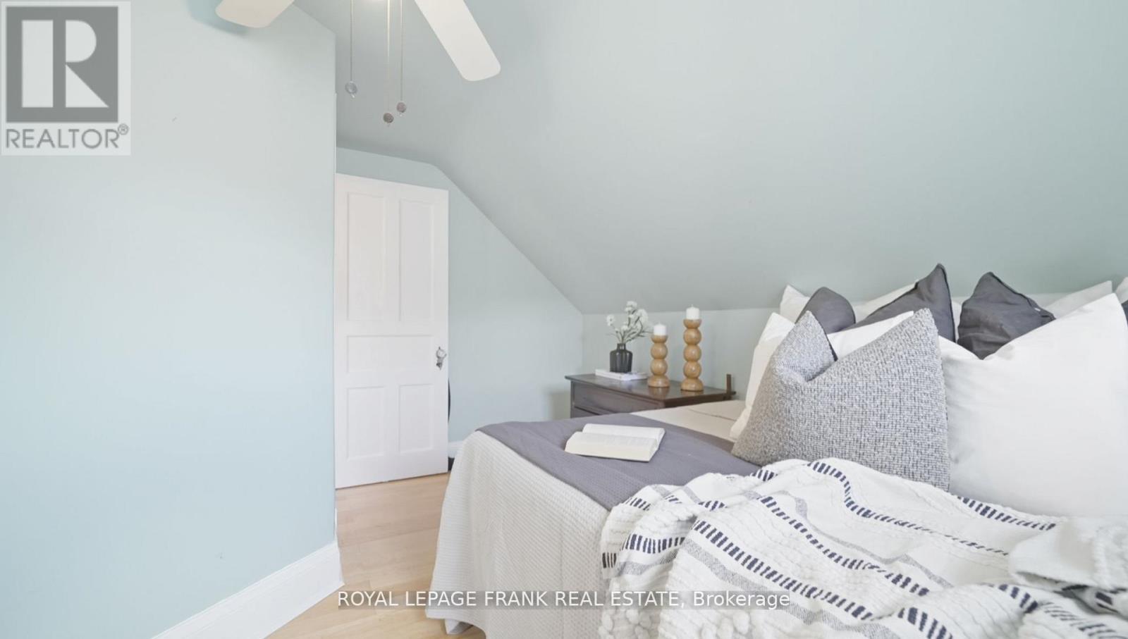 












76 BOND STREET W

,
Kawartha Lakes (Lindsay),




Ontario
K9V3R4

