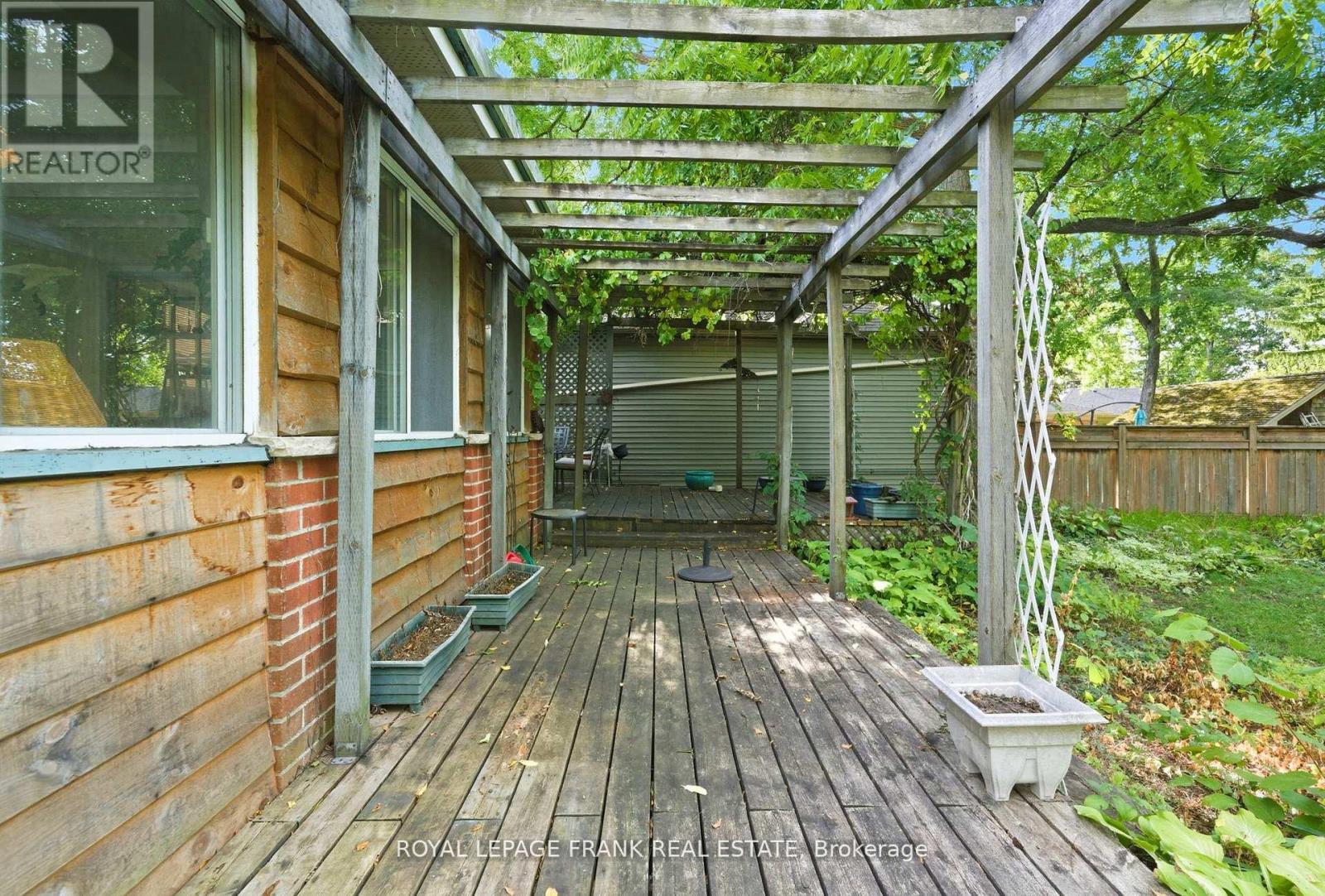 












76 BOND STREET W

,
Kawartha Lakes (Lindsay),




Ontario
K9V3R4

