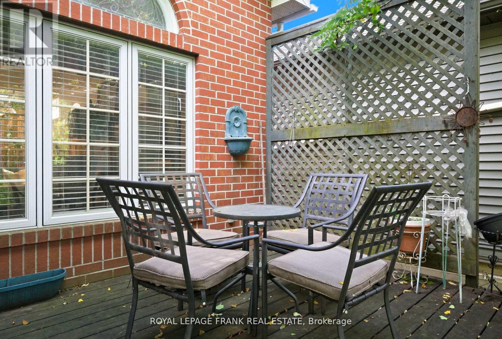 












76 BOND STREET W

,
Kawartha Lakes (Lindsay),




Ontario
K9V3R4

