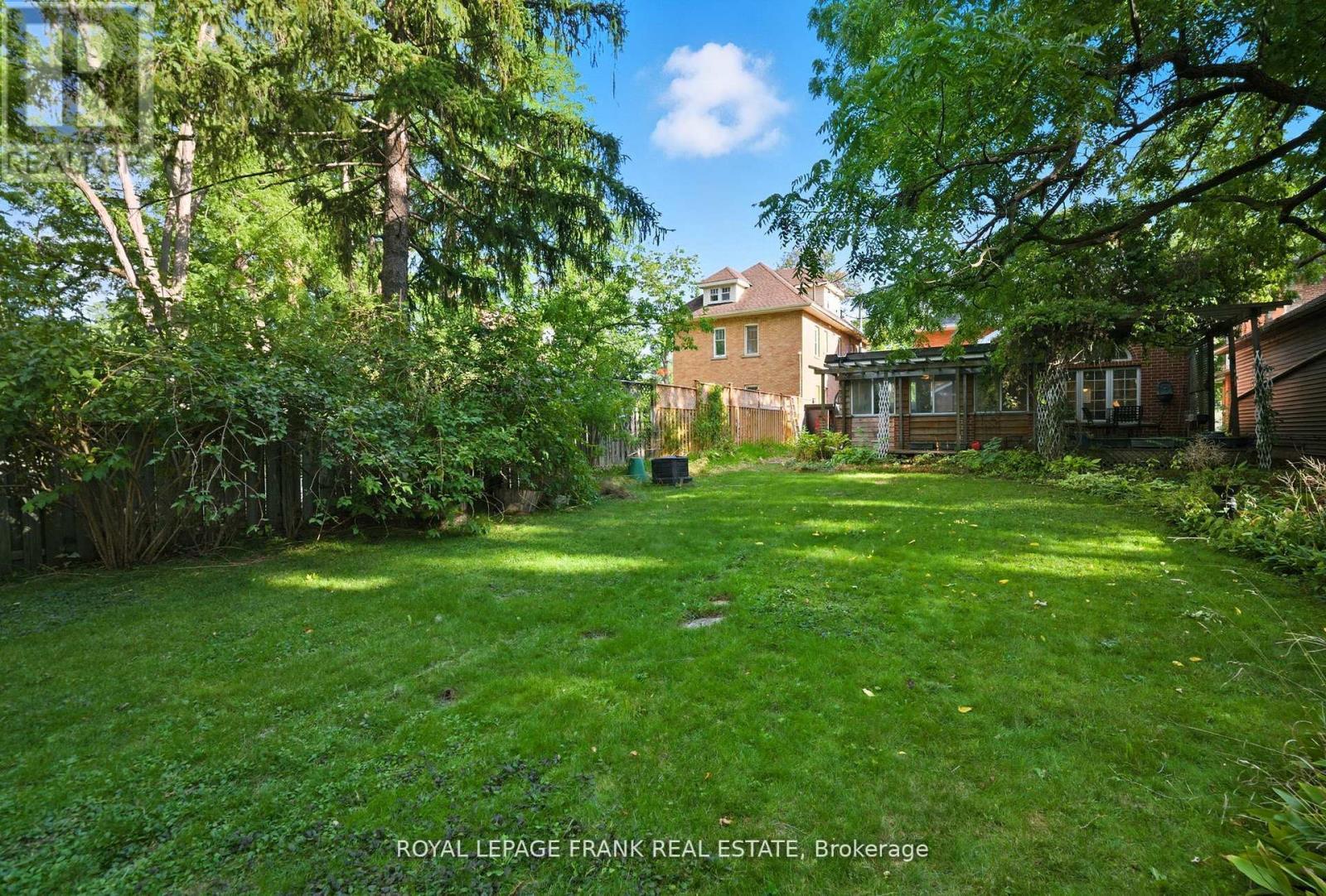 












76 BOND STREET W

,
Kawartha Lakes (Lindsay),




Ontario
K9V3R4

