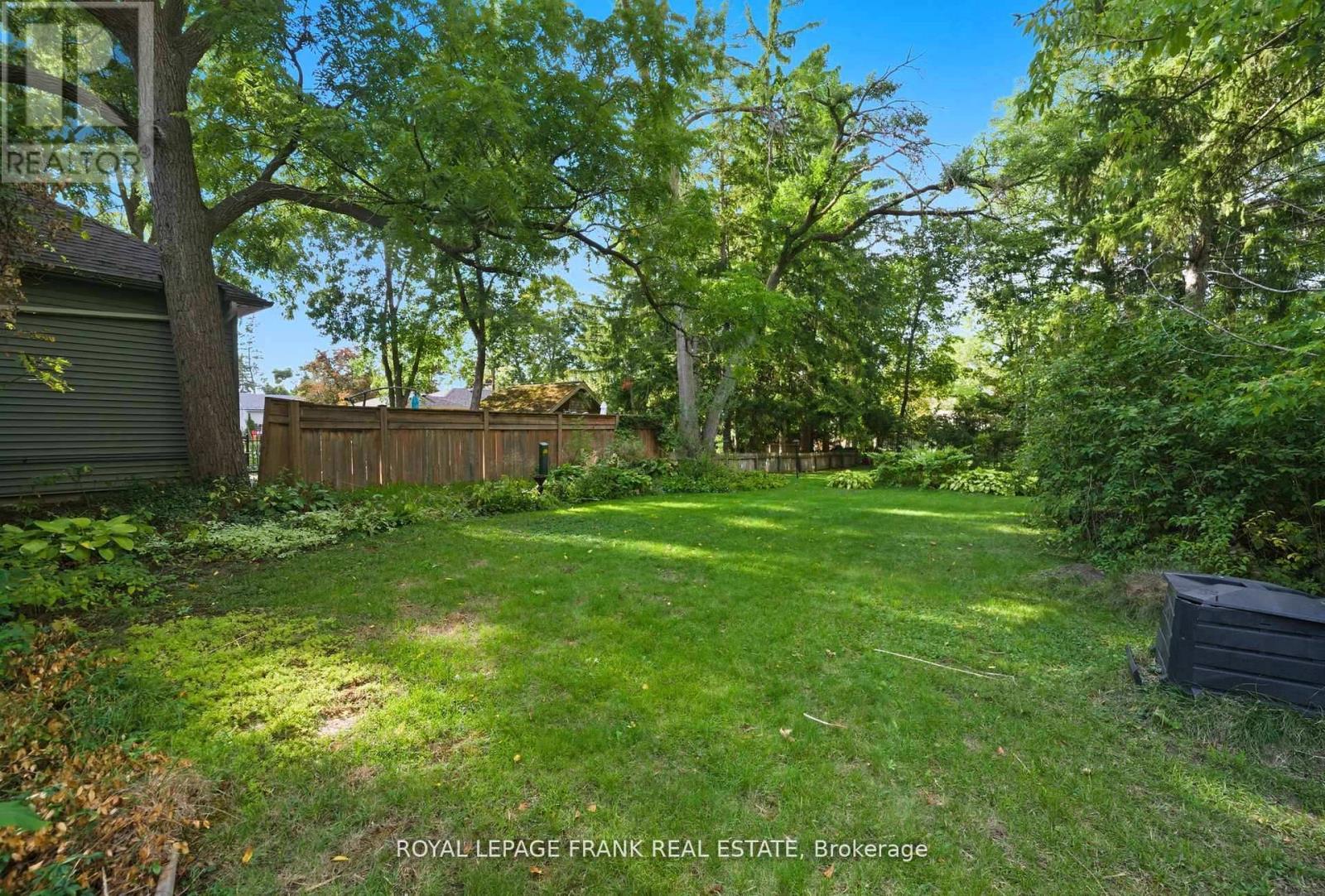 












76 BOND STREET W

,
Kawartha Lakes (Lindsay),




Ontario
K9V3R4

