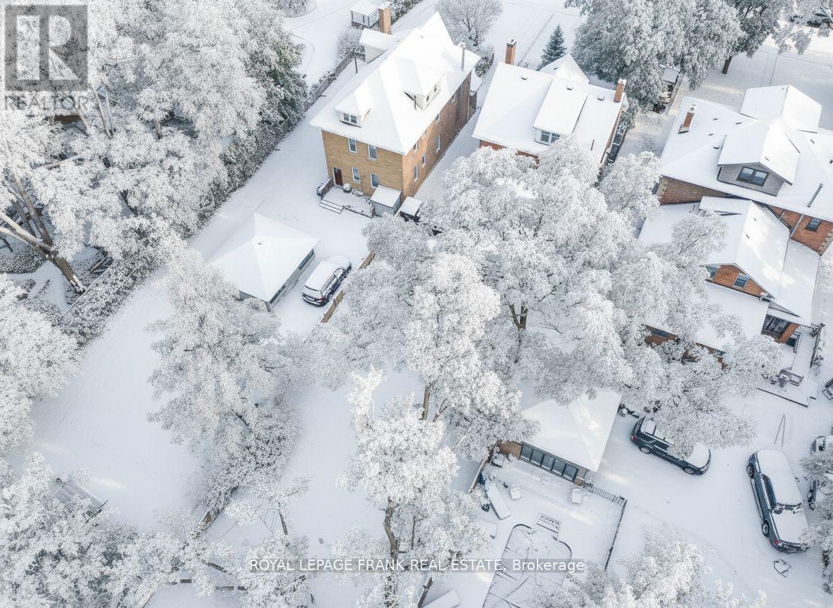 












76 BOND STREET W

,
Kawartha Lakes (Lindsay),




Ontario
K9V3R4

