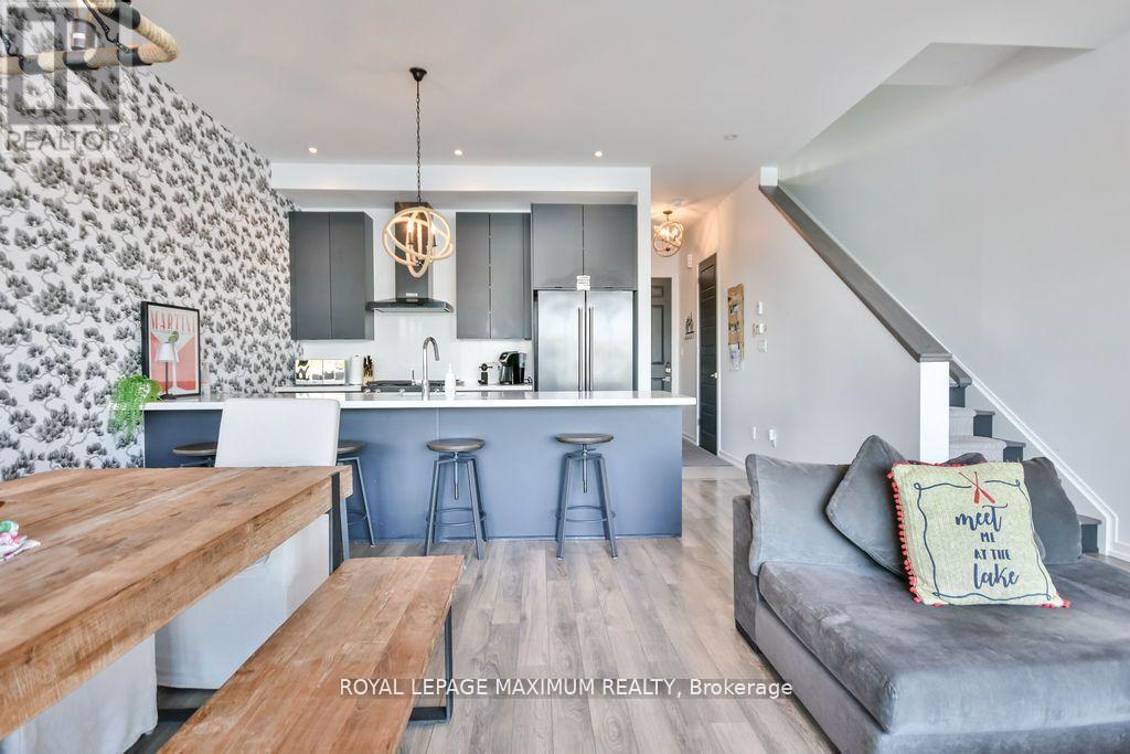 












3527 RIVA AVENUE

,
Innisfil,




Ontario
L9S0L5

