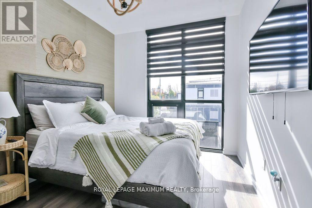 












3527 RIVA AVENUE

,
Innisfil,




Ontario
L9S0L5

