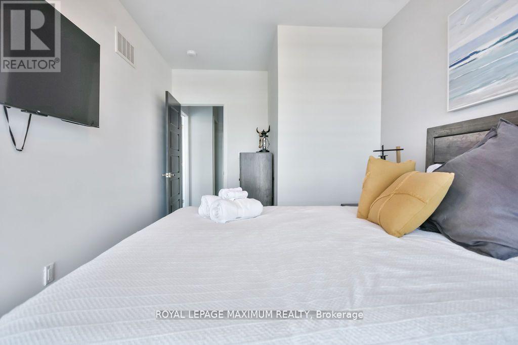 












3527 RIVA AVENUE

,
Innisfil,




Ontario
L9S0L5

