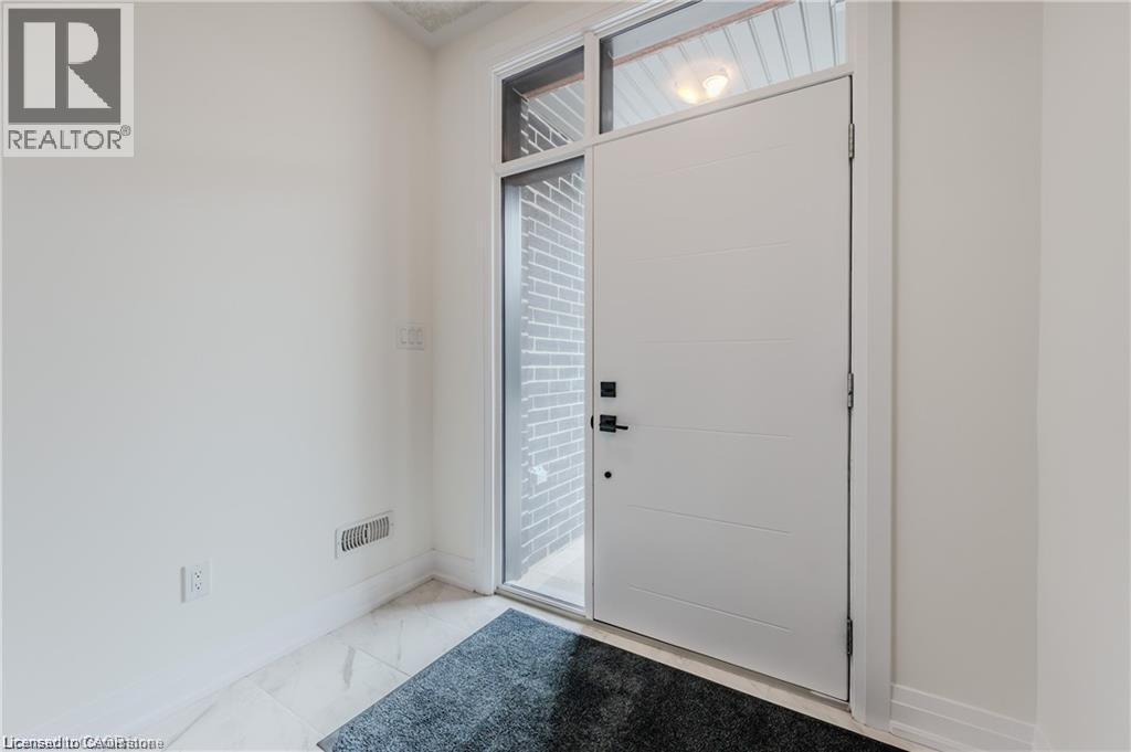 












271 GREY SILO Road Unit# 44

,
Waterloo,




Ontario
N2K0E9

