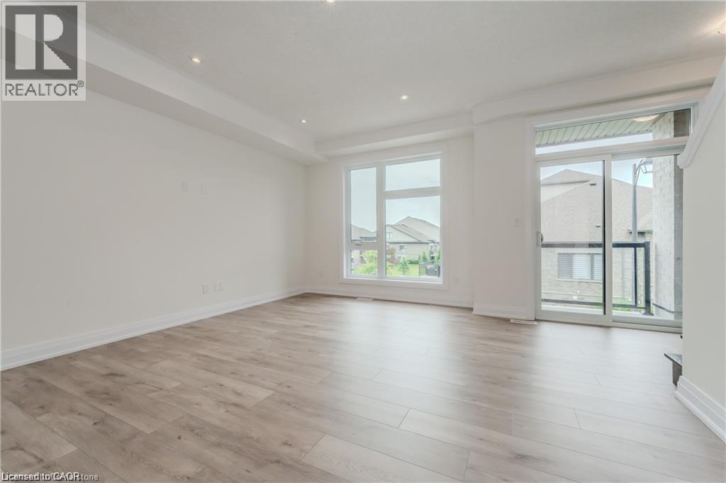 












271 GREY SILO Road Unit# 44

,
Waterloo,




Ontario
N2K0E9

