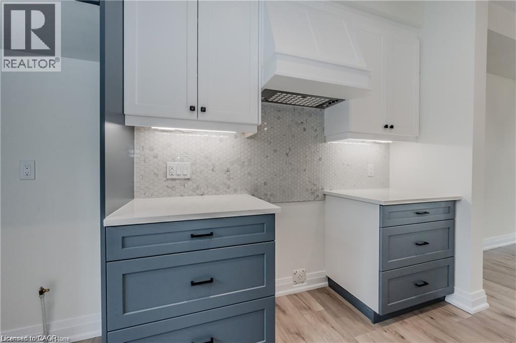 












271 GREY SILO Road Unit# 44

,
Waterloo,




Ontario
N2K0E9

