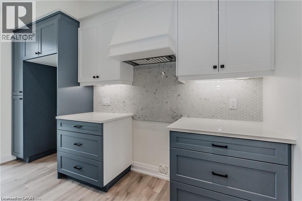 












271 GREY SILO Road Unit# 44

,
Waterloo,




Ontario
N2K0E9

