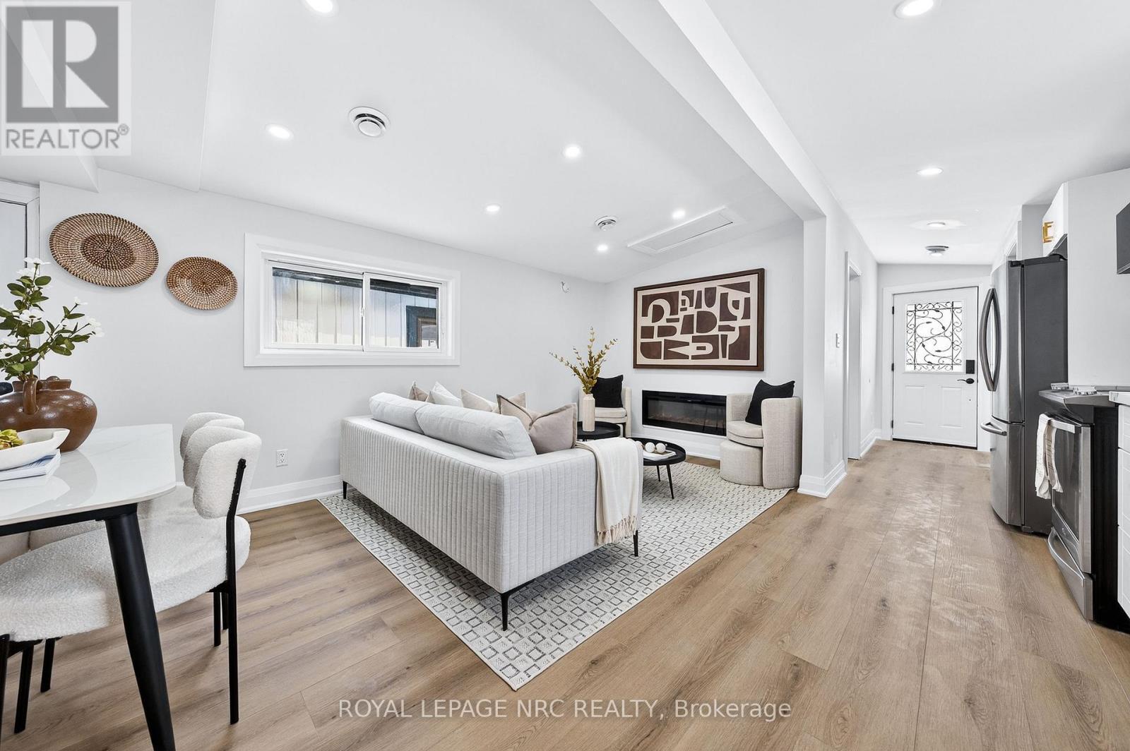 












4149 WELLAND STREET

,
Niagara Falls (Chippawa),




Ontario
L2G6J9

