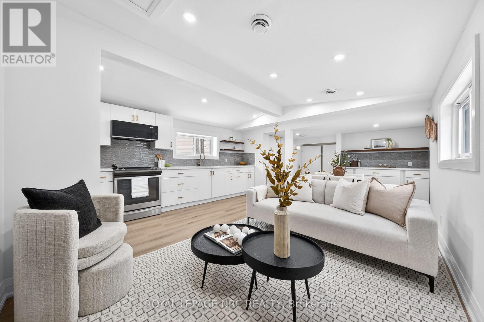 












4149 WELLAND STREET

,
Niagara Falls (Chippawa),




Ontario
L2G6J9

