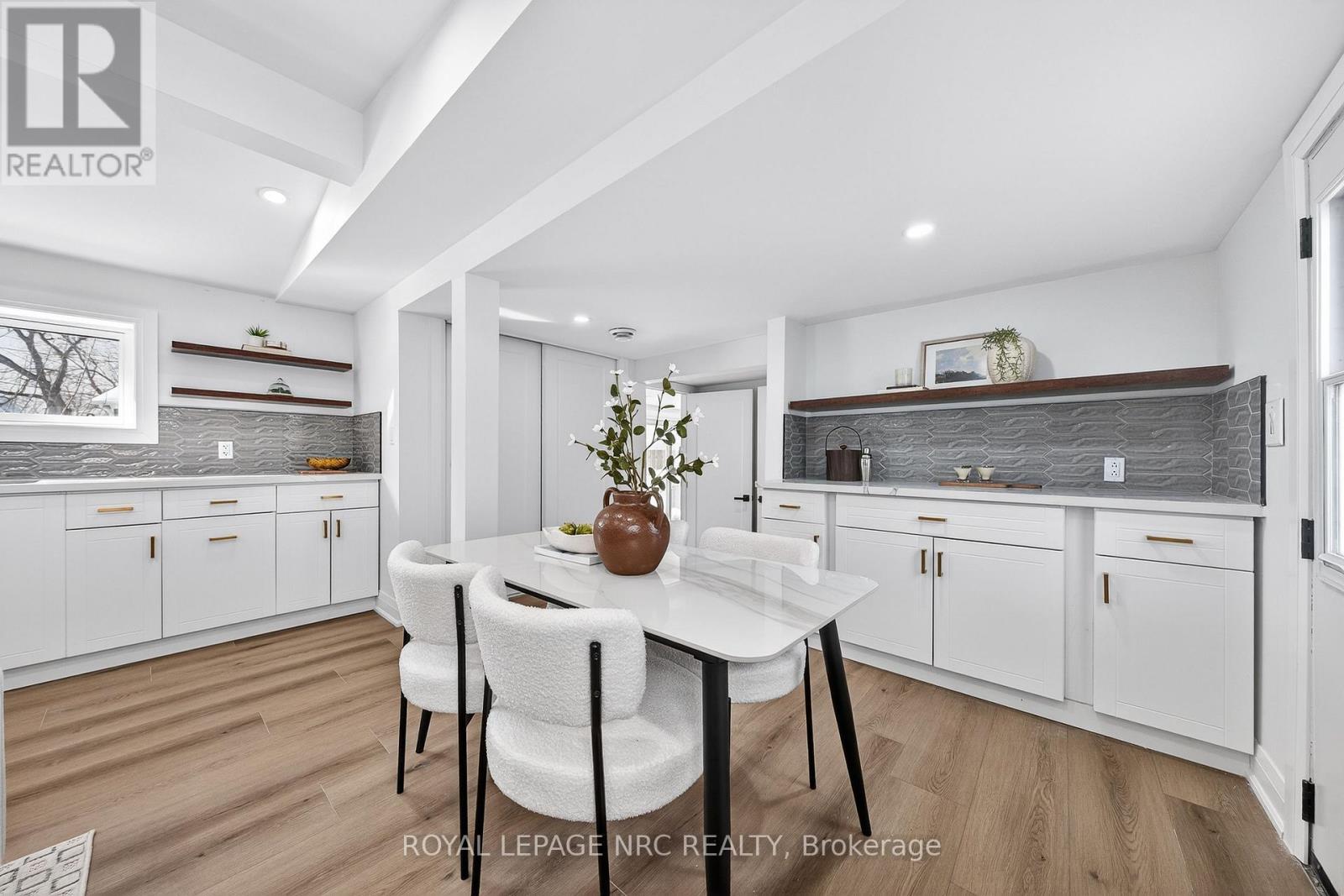 












4149 WELLAND STREET

,
Niagara Falls (Chippawa),




Ontario
L2G6J9

