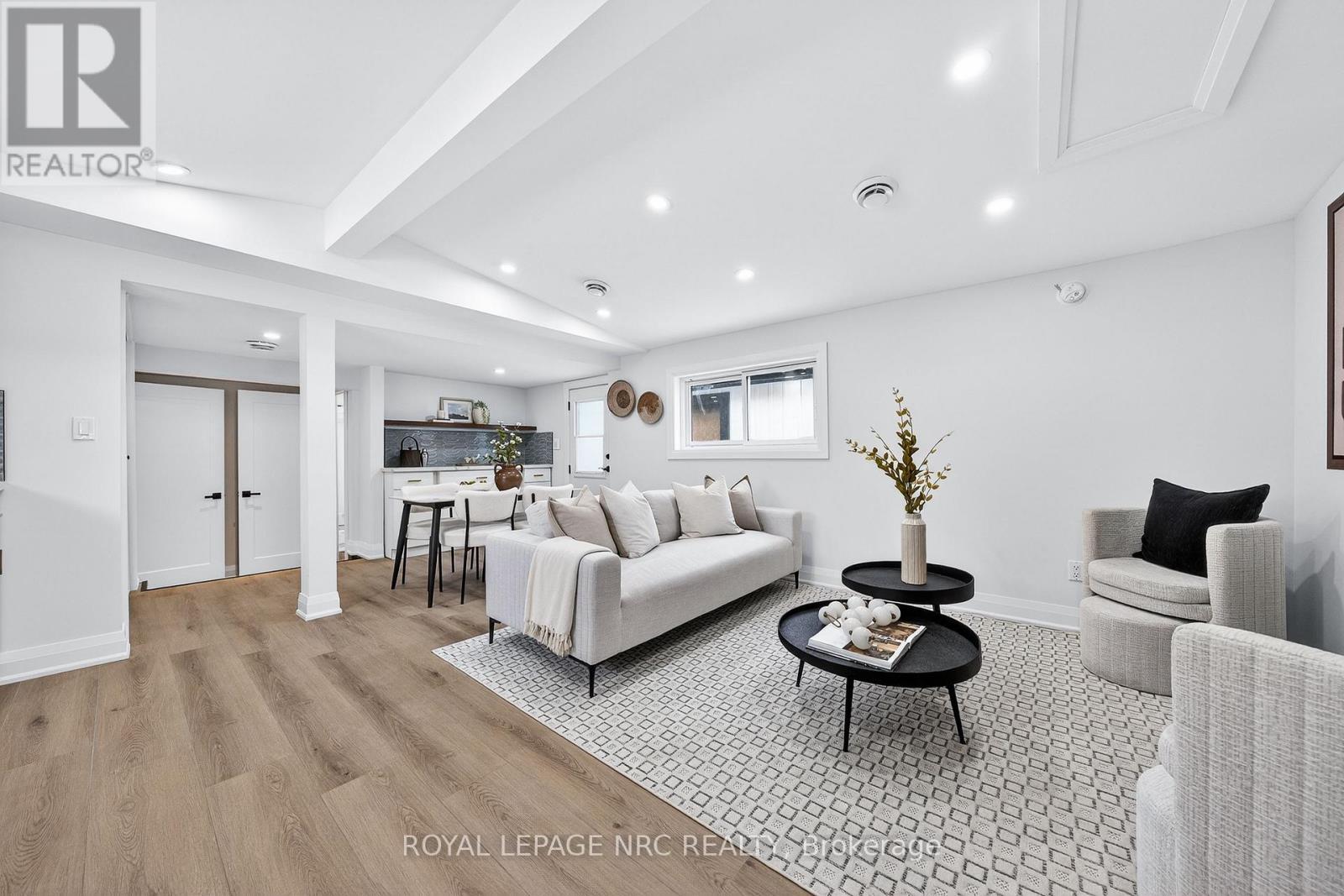 












4149 WELLAND STREET

,
Niagara Falls (Chippawa),




Ontario
L2G6J9

