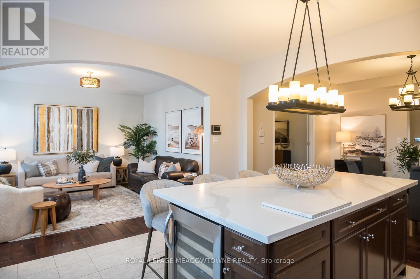 












342 KINCARDINE TERRACE

,
Milton,




Ontario
L9T8M9

