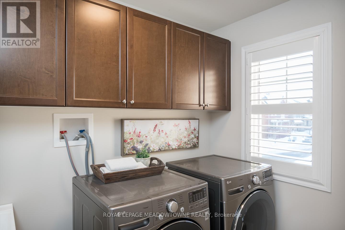 












342 KINCARDINE TERRACE

,
Milton,




Ontario
L9T8M9

