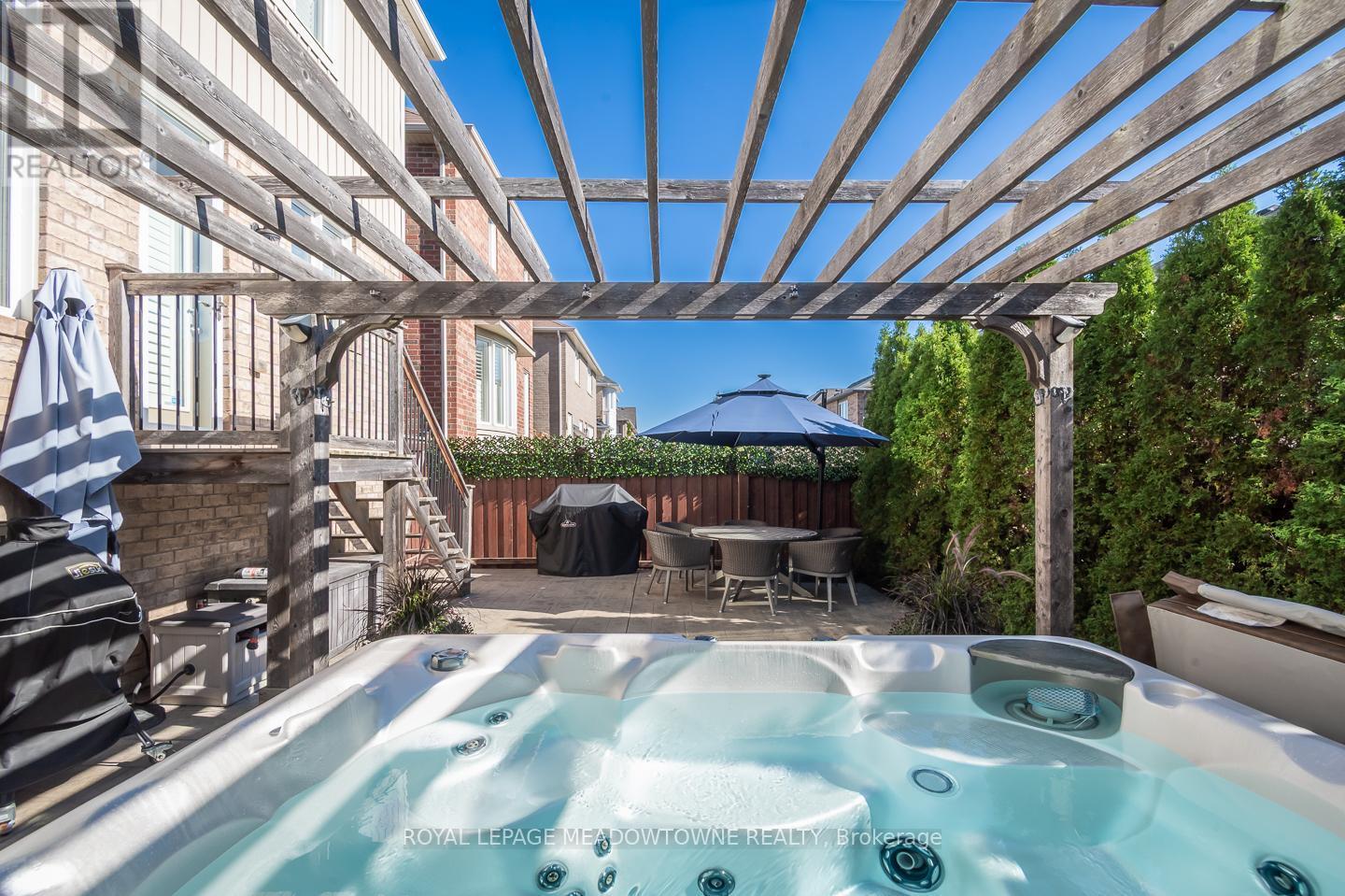 












342 KINCARDINE TERRACE

,
Milton,




Ontario
L9T8M9

