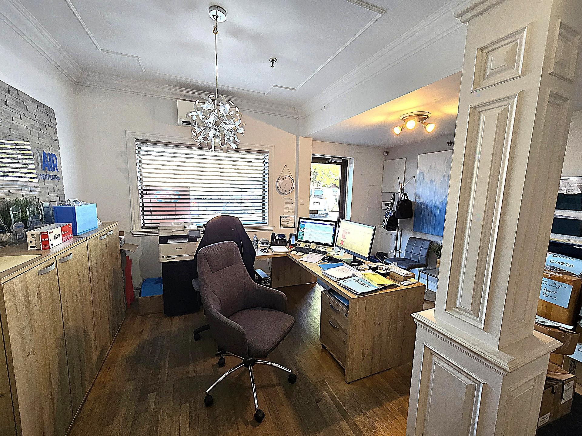 









755


Boul. du Curé-Boivin

, 5,
Boisbriand,




QC
J7G2J2

