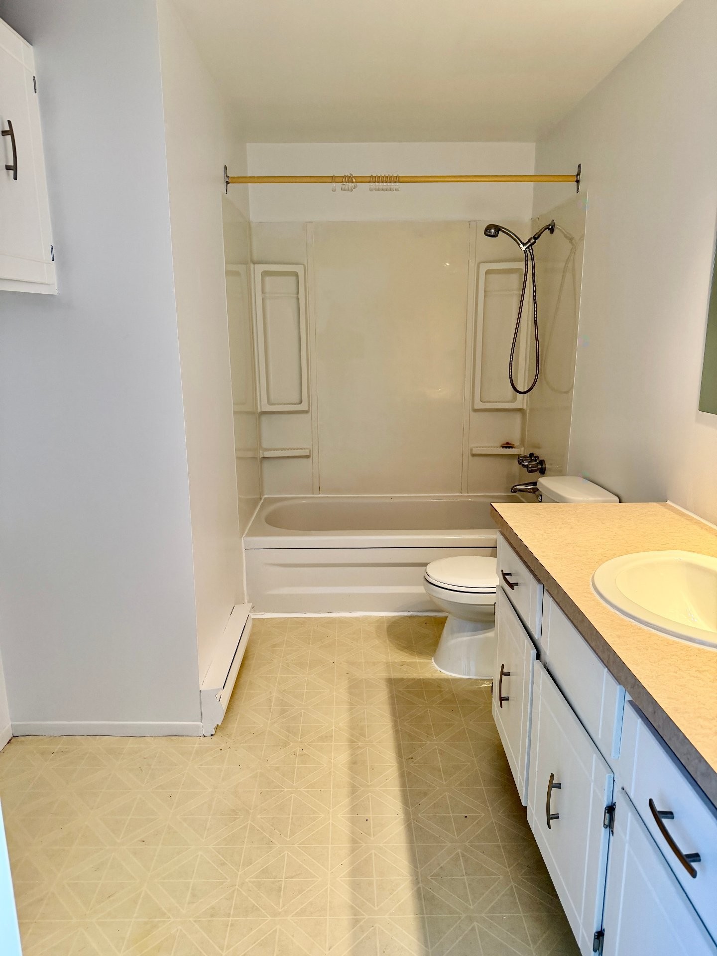 









845


Rue Rouleau

, 2,
Saint-Hyacinthe,




QC
J2S1B6

