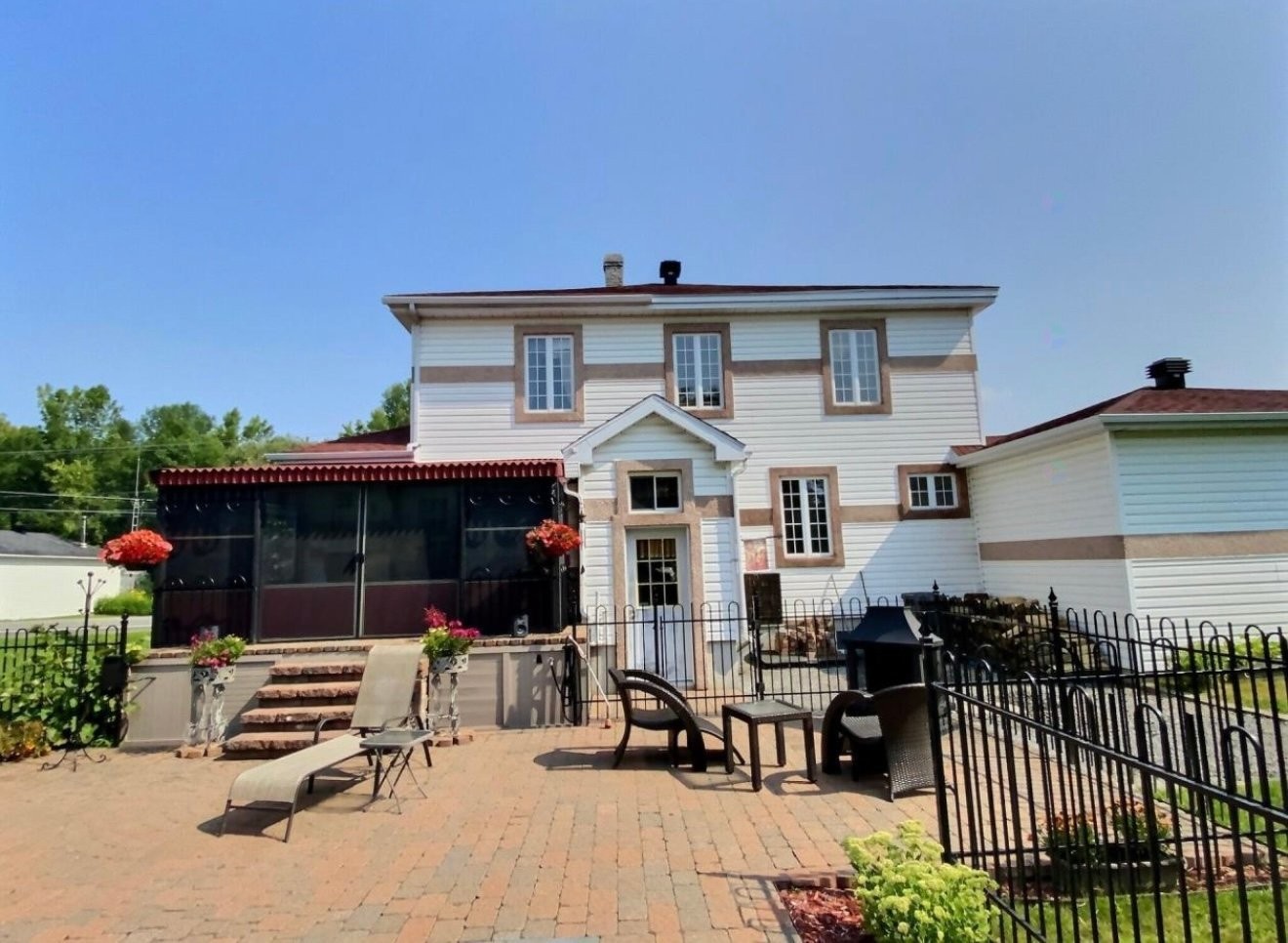 









1331


Rg de la Rivière S.

,
Sainte-Élisabeth,




QC
J0K2J0

