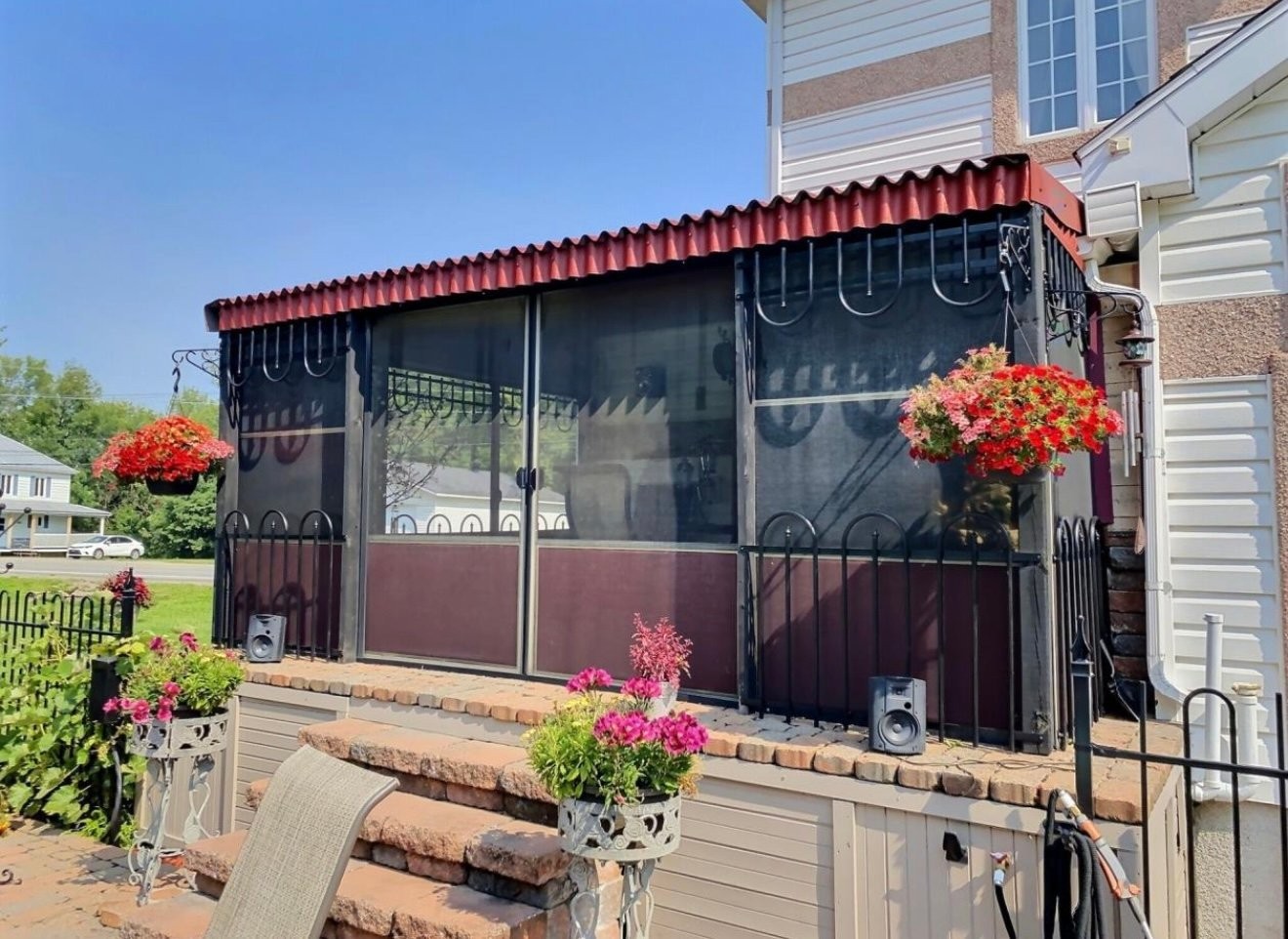 









1331


Rg de la Rivière S.

,
Sainte-Élisabeth,




QC
J0K2J0

