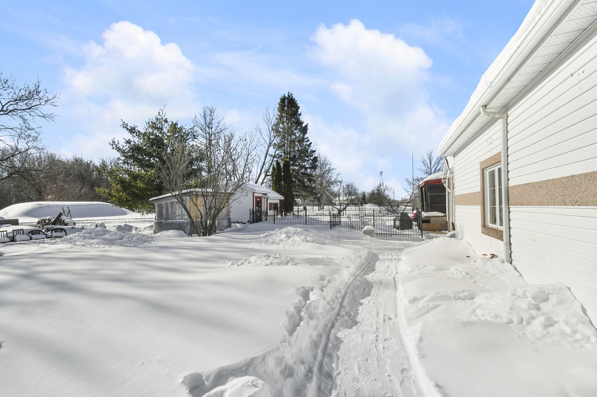 









1331


Rg de la Rivière S.

,
Sainte-Élisabeth,




QC
J0K2J0

