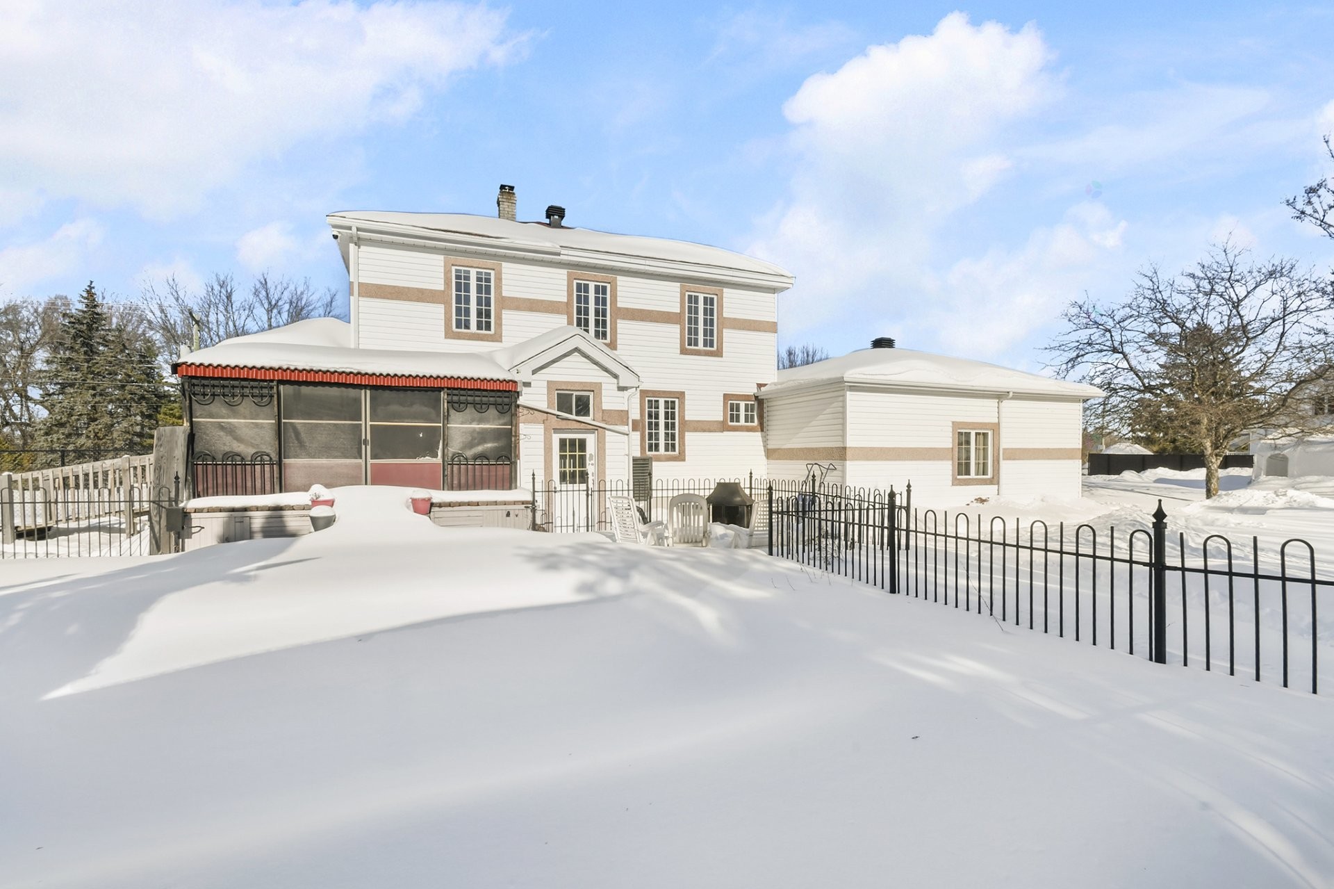 









1331


Rg de la Rivière S.

,
Sainte-Élisabeth,




QC
J0K2J0

