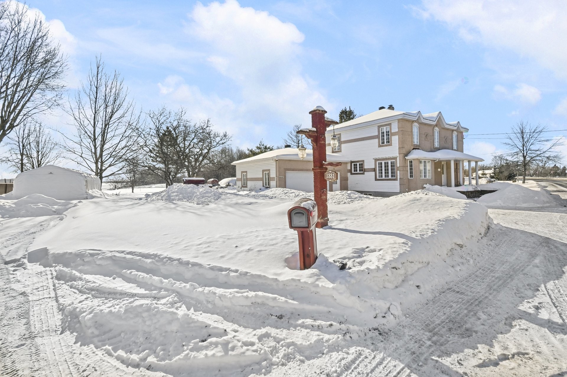 









1331


Rg de la Rivière S.

,
Sainte-Élisabeth,




QC
J0K2J0

