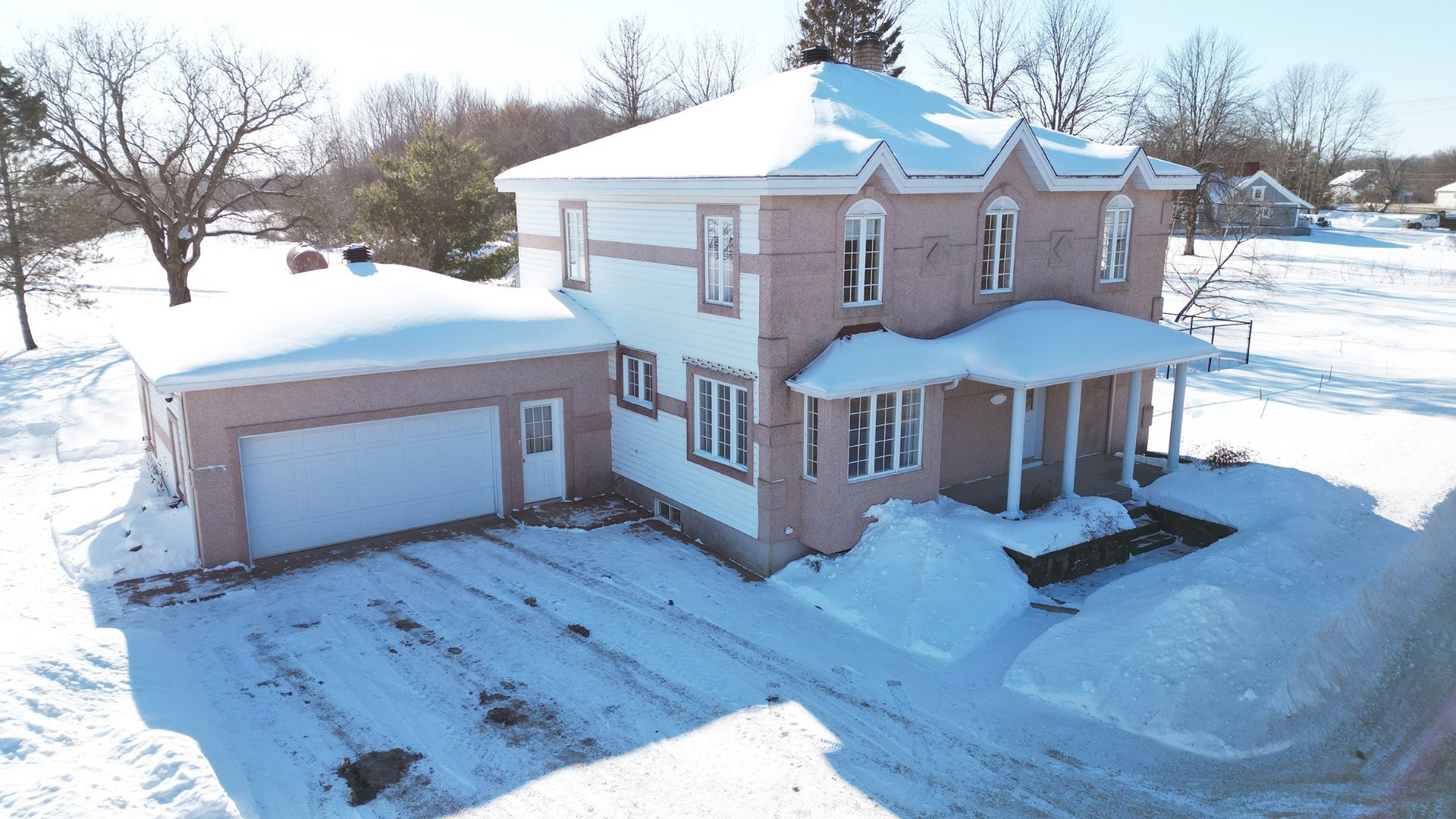 









1331


Rg de la Rivière S.

,
Sainte-Élisabeth,




QC
J0K2J0

