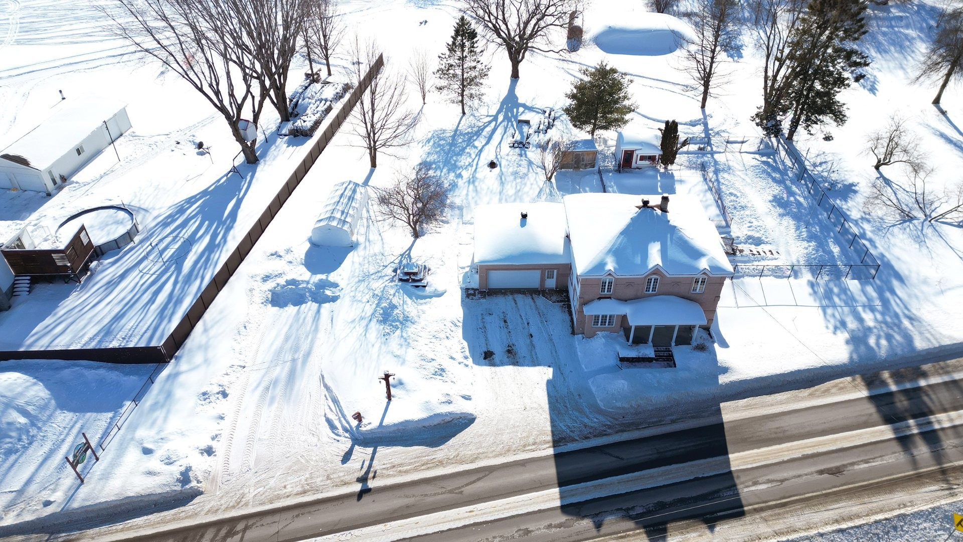 









1331


Rg de la Rivière S.

,
Sainte-Élisabeth,




QC
J0K2J0

