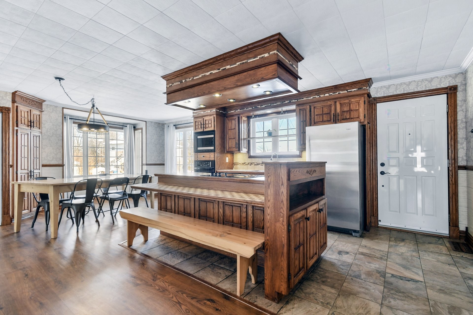 









1331


Rg de la Rivière S.

,
Sainte-Élisabeth,




QC
J0K2J0

