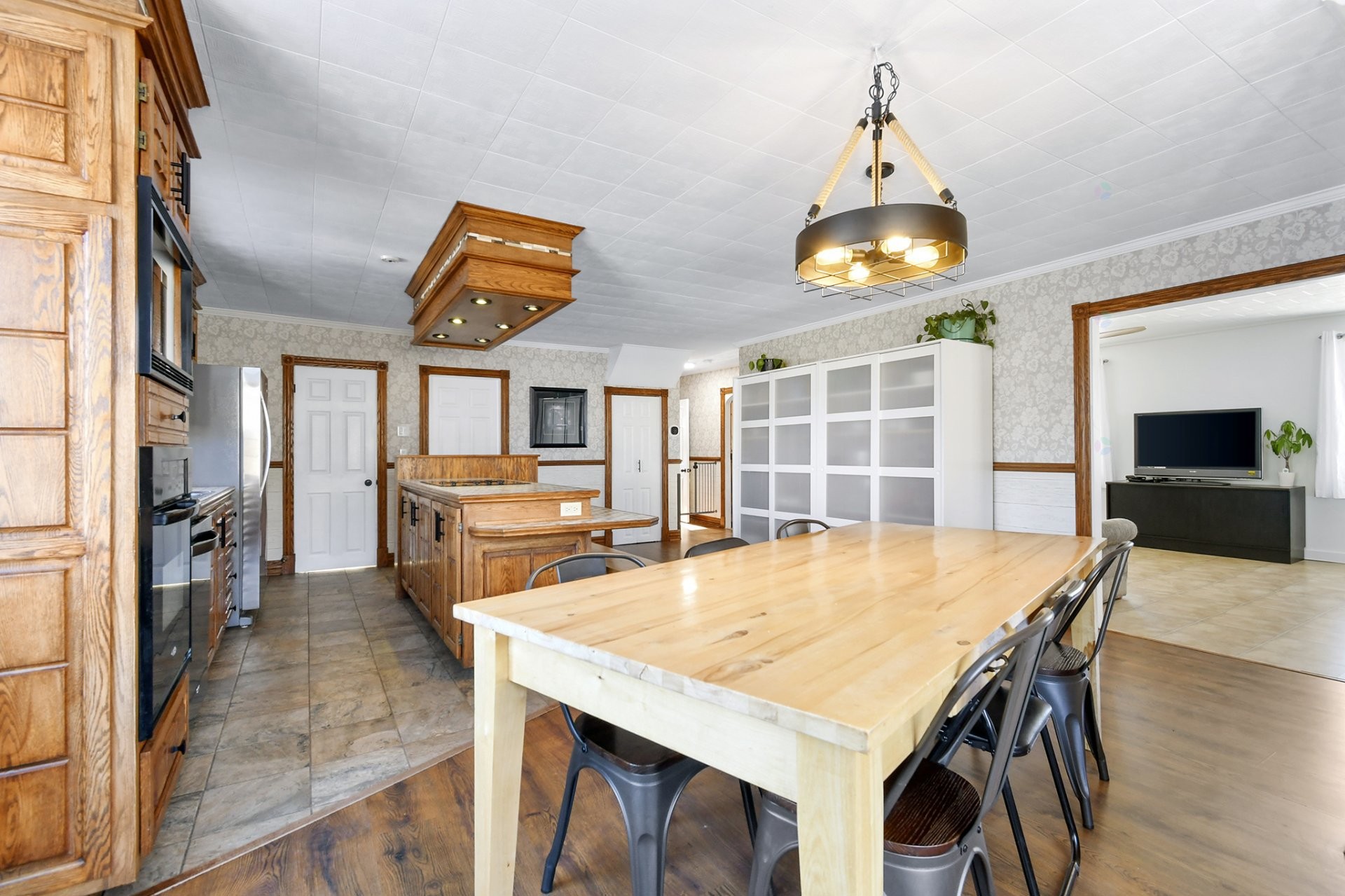 









1331


Rg de la Rivière S.

,
Sainte-Élisabeth,




QC
J0K2J0

