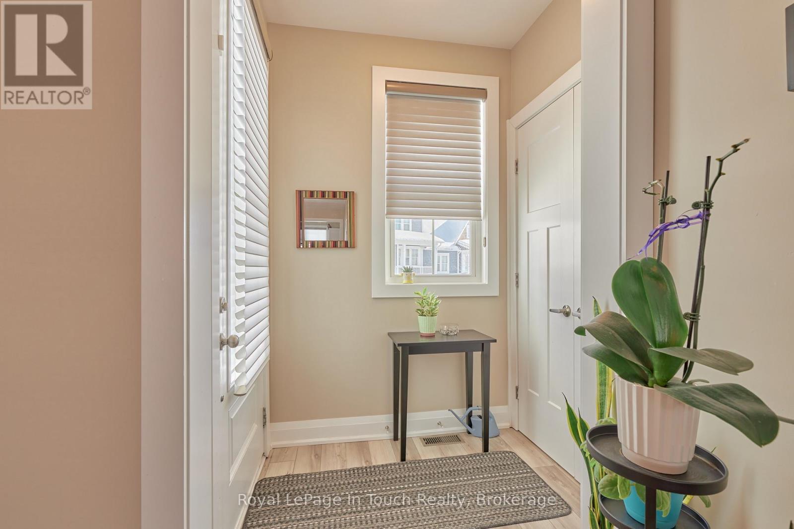 












31 JULIA CRESCENT

,
Midland,




Ontario
L4R0H5

