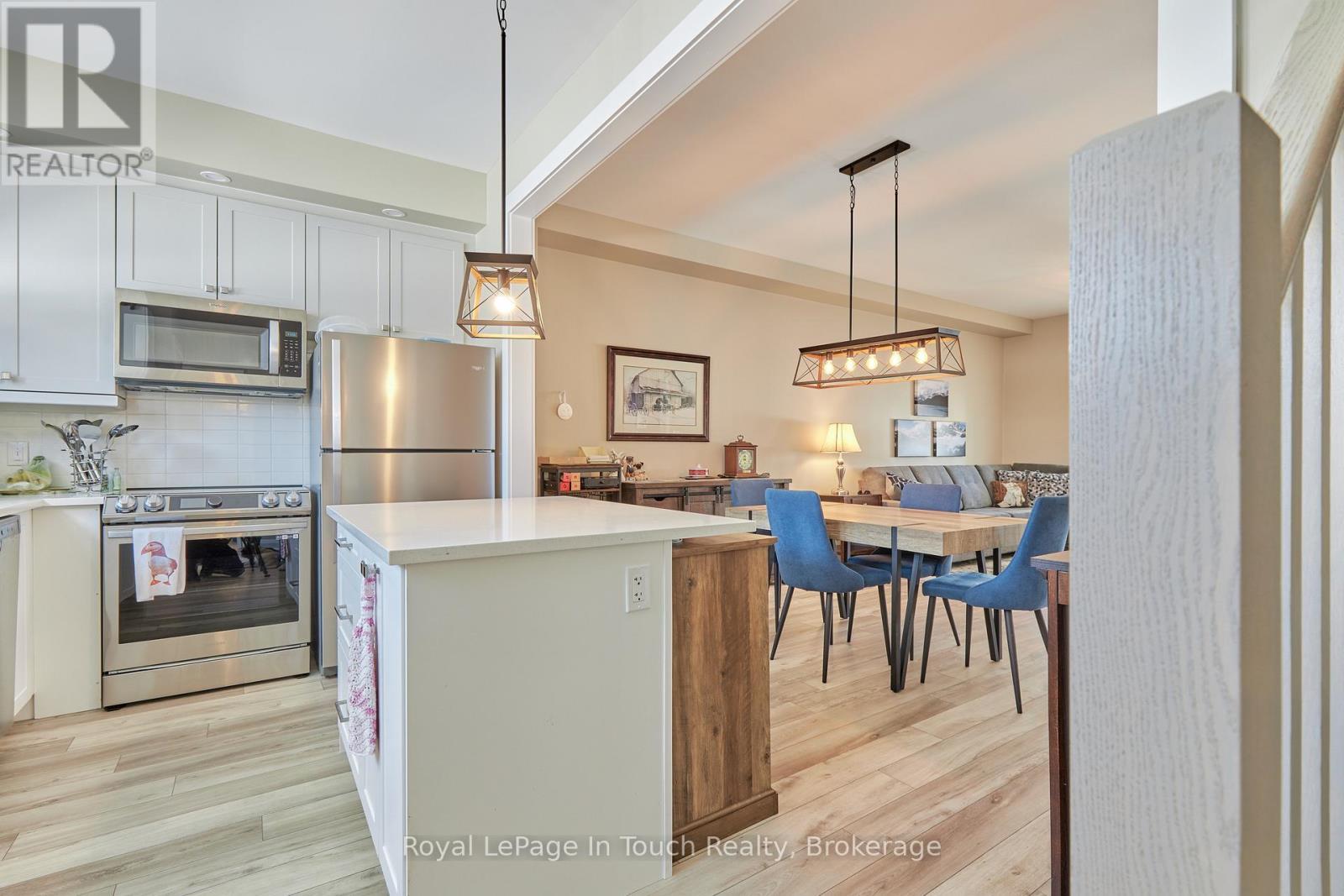 












31 JULIA CRESCENT

,
Midland,




Ontario
L4R0H5

