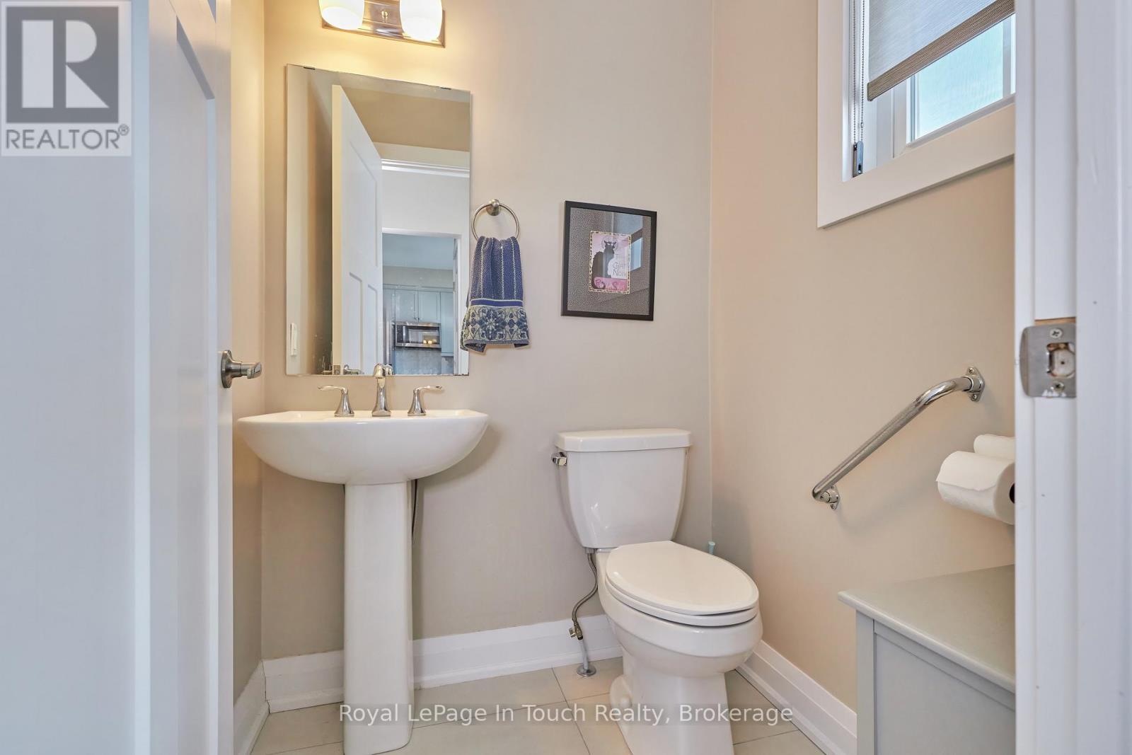 












31 JULIA CRESCENT

,
Midland,




Ontario
L4R0H5

