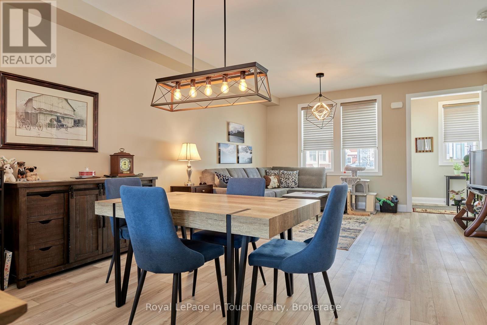 












31 JULIA CRESCENT

,
Midland,




Ontario
L4R0H5

